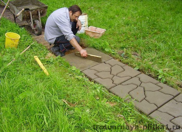Дорожка на даче своими руками из тротуарной плитки - преимущества в Наро-Фоминске
